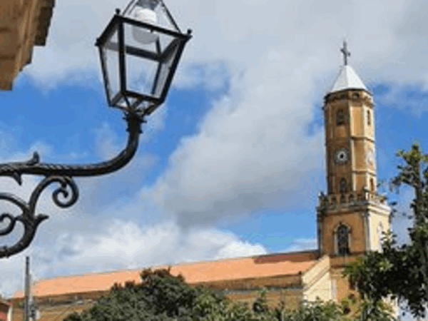 Areia e Rota das Flores
